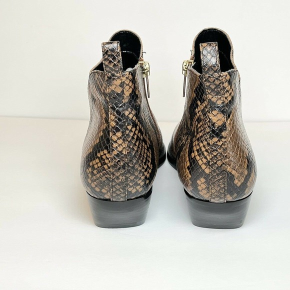 Marc Fisher Obrra tan snakeskin pointed toe ankle bootie Zip Up Sz 8 Western - Picture 5 of 10
